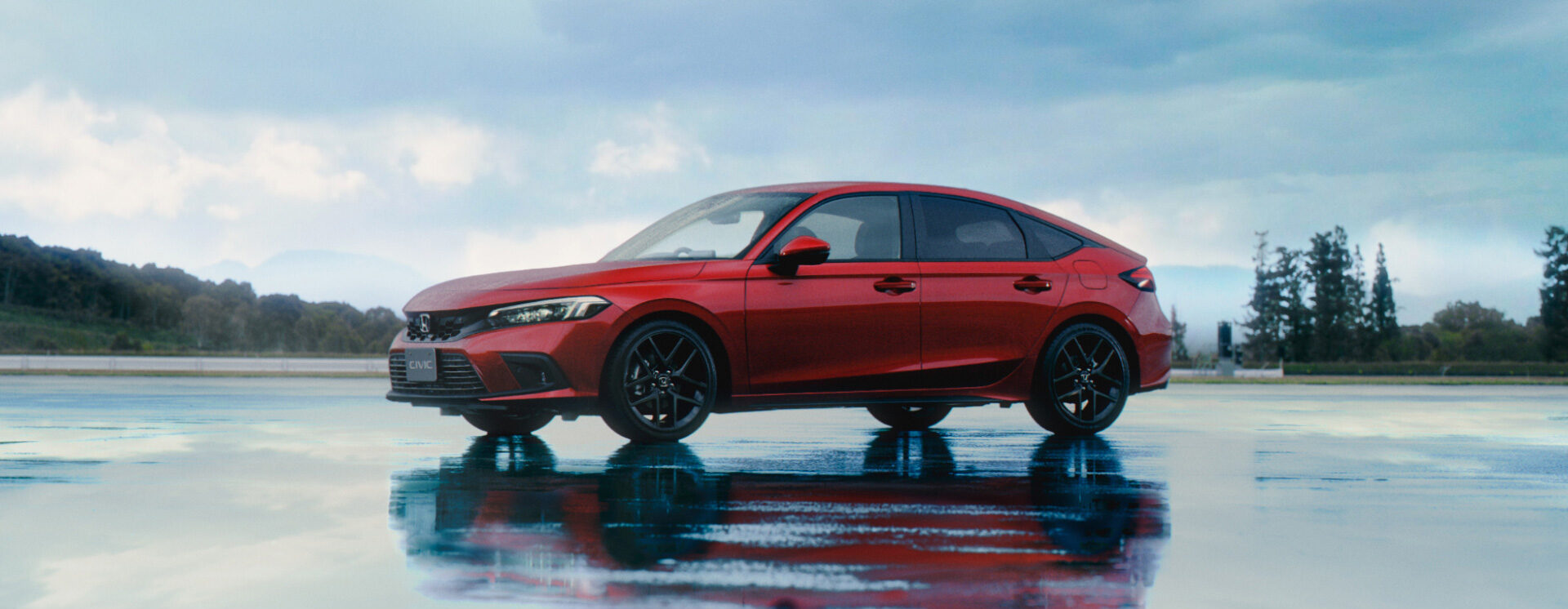 een rode honda civic